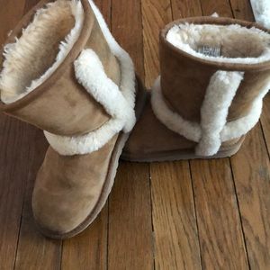 Ugg boots (girls)